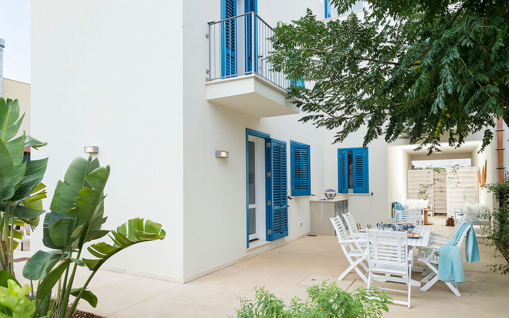 Lisca Bianca: Balcony / Terrace / Patio, Building Exterior, Outdoor