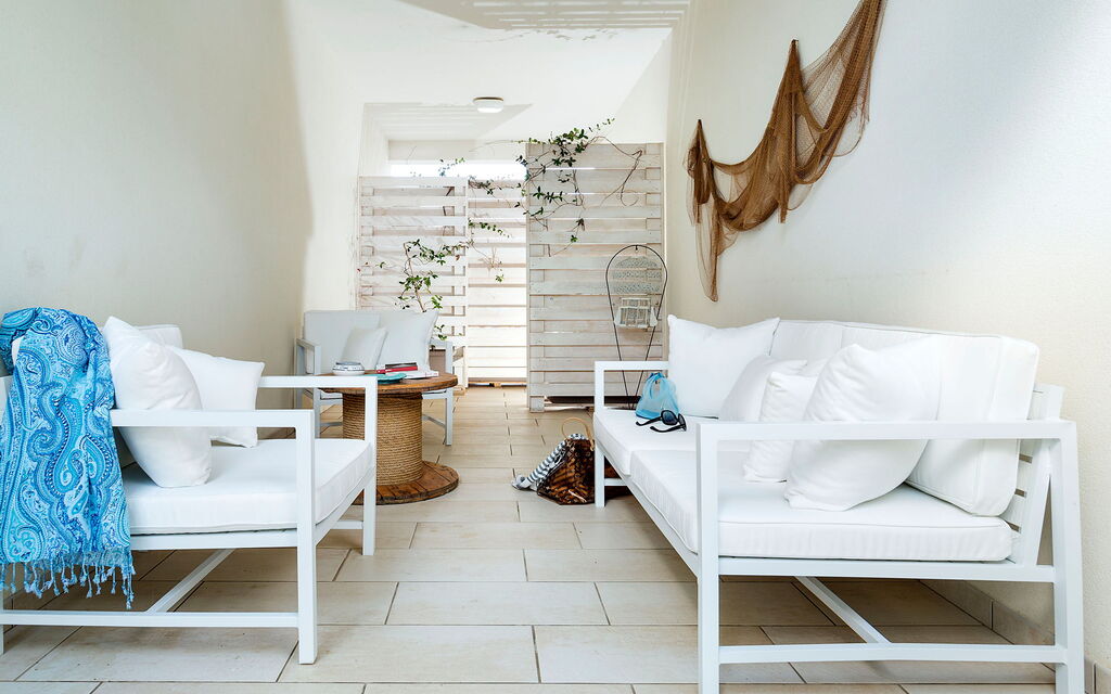 Lisca Bianca: Balcony / Terrace / Patio, Building Exterior, Outdoor