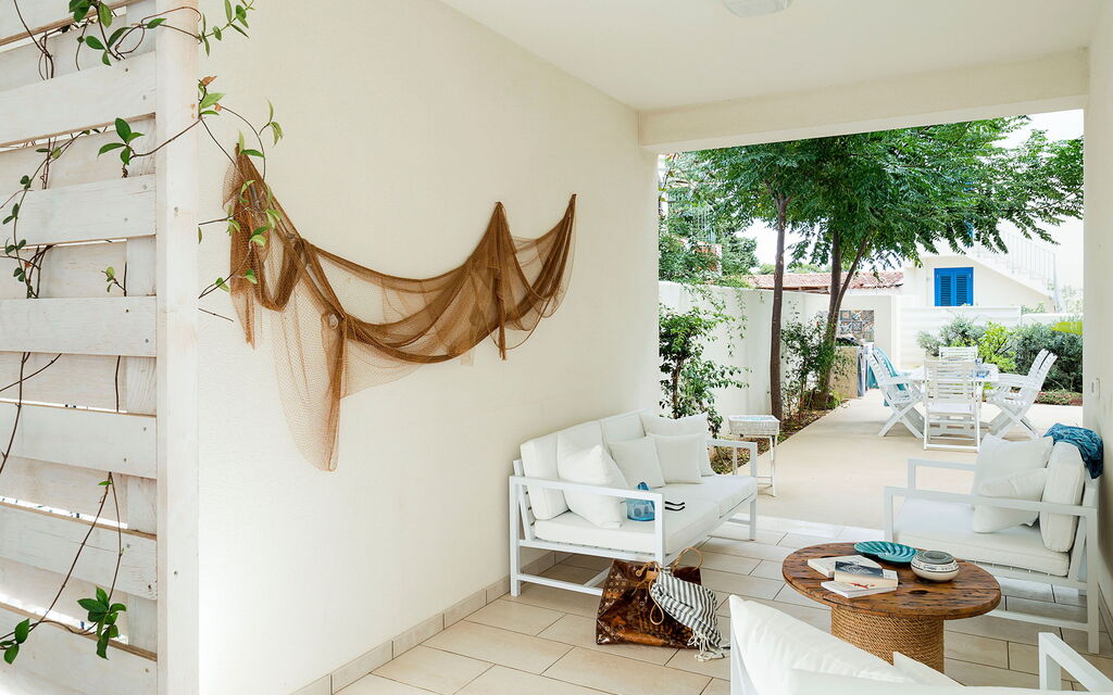 Lisca Bianca: Balcony / Terrace / Patio, Building Exterior, Outdoor