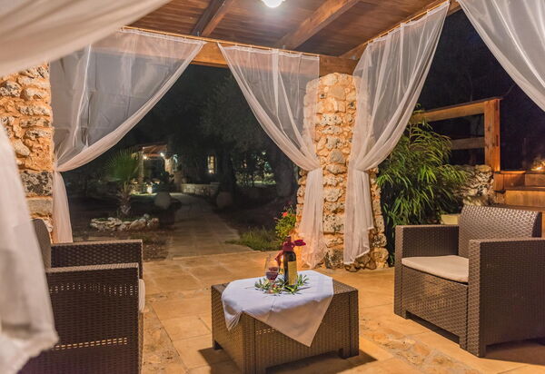 Villa Astrea: Balkon / Terrasse / Patio, Draussen, Garten