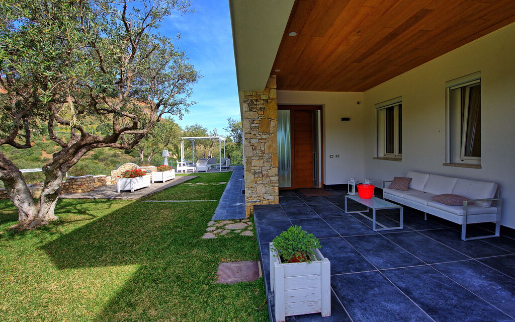 Villa Demetra: Building Exterior, Garden, Outdoor