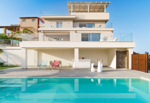 Grand Tour Villa: Building Exterior, Outdoor, Pool