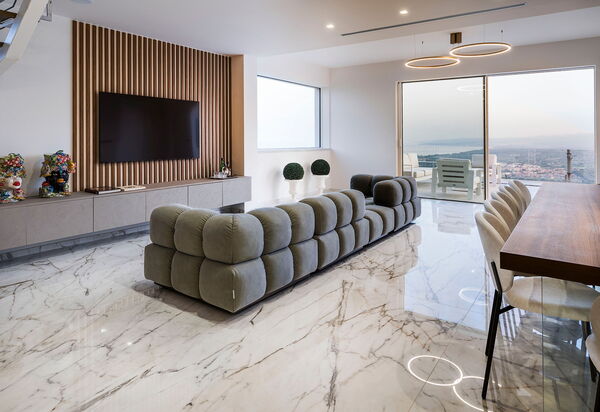 Grand Tour Villa: Living Room