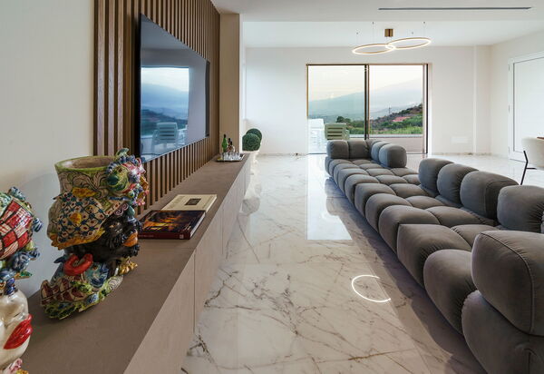 Grand Tour Villa: Living Room