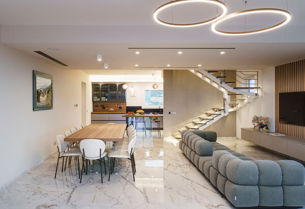 Grand Tour Villa: Living Room