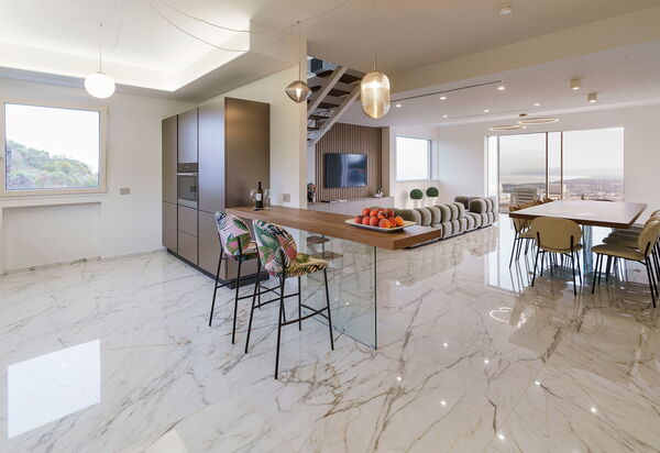 Grand Tour Villa: Living Room