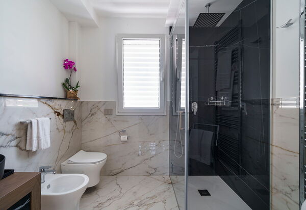 Grand Tour Villa: Bathroom