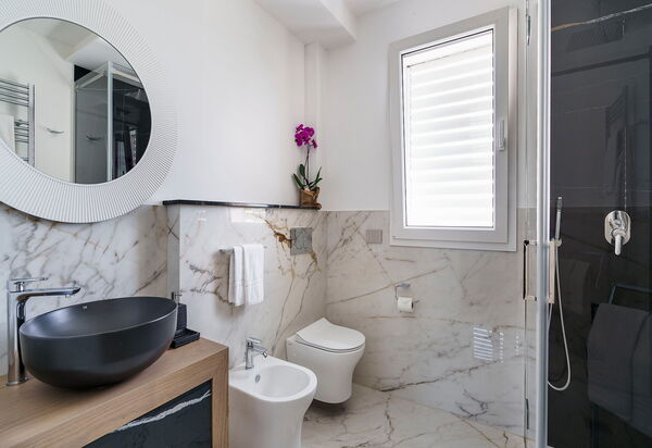 Grand Tour Villa: Bathroom