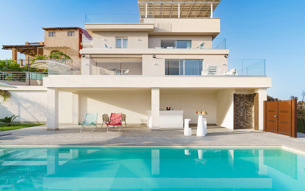 Grand Tour Villa: Building Exterior, Outdoor, Pool