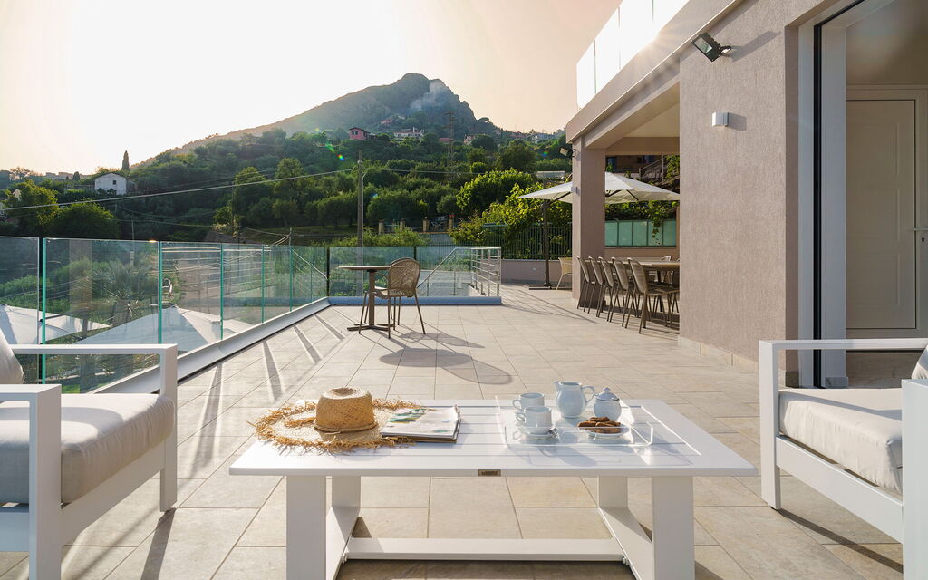 Grand Tour Villa: Building Exterior, Outdoor
