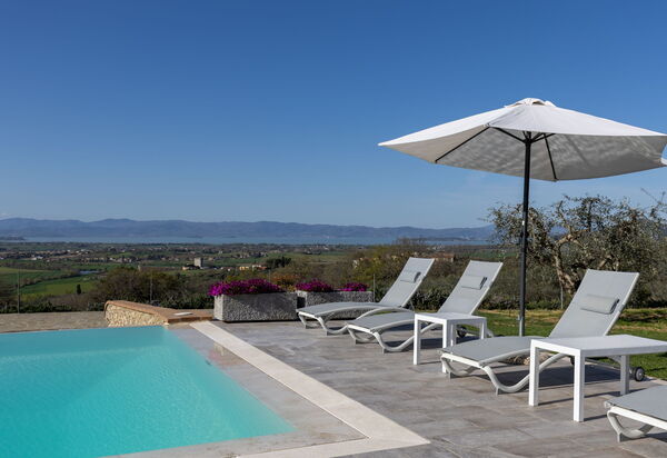 Villa Acquaviva: Schwimmbad