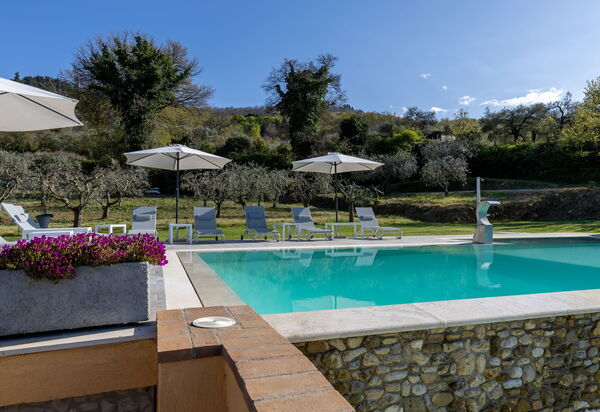 Villa Acquaviva: Schwimmbad