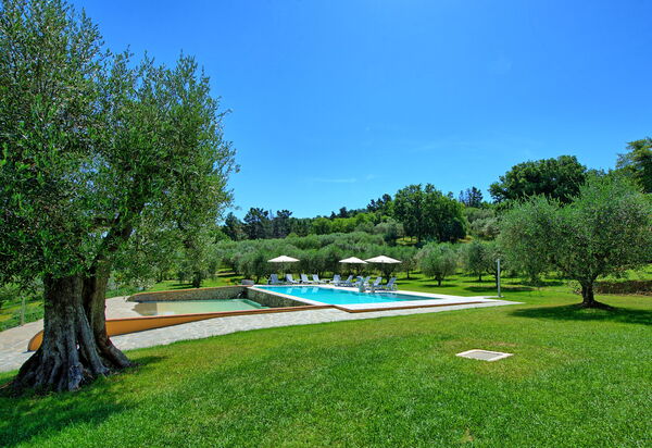 Villa Acquaviva: Draussen, Garten, Schwimmbad, Sommer