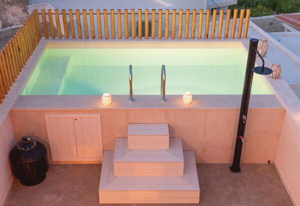 Villa Mirage: Building Exterior, Outdoor, Pool