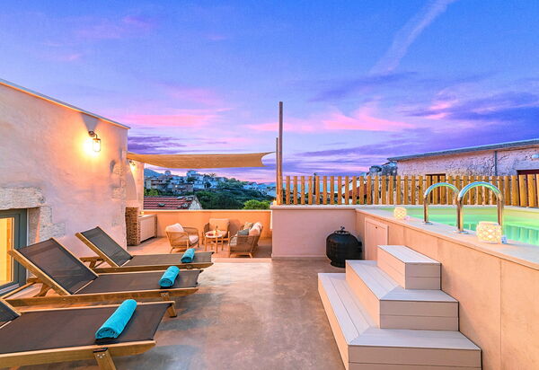 Villa Mirage: Building Exterior, Outdoor, Pool