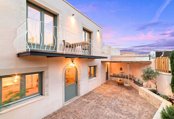 Villa Mirage: Building Exterior, Outdoor