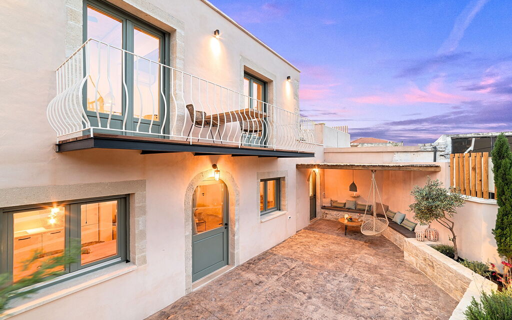 Villa Mirage: all'aperto, Esterni