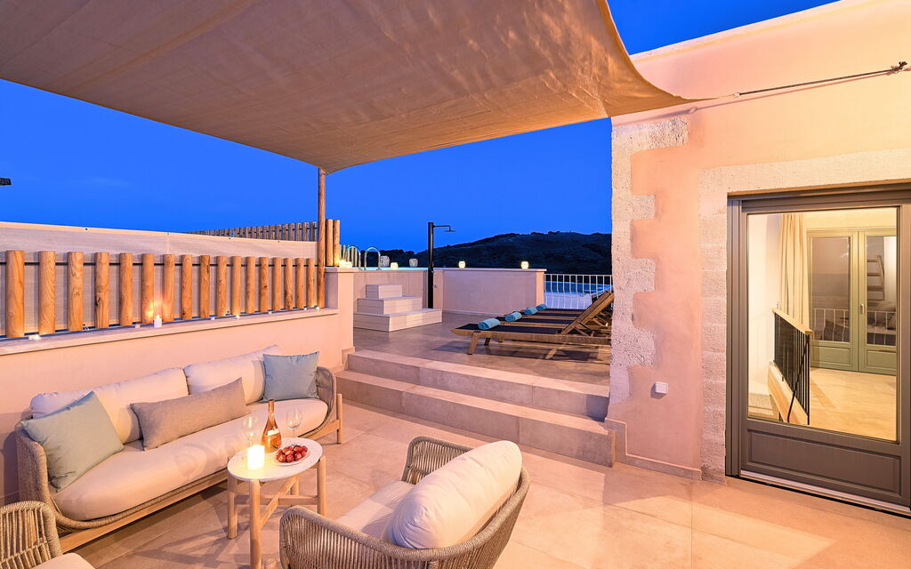 Villa Mirage: all'aperto, Esterni