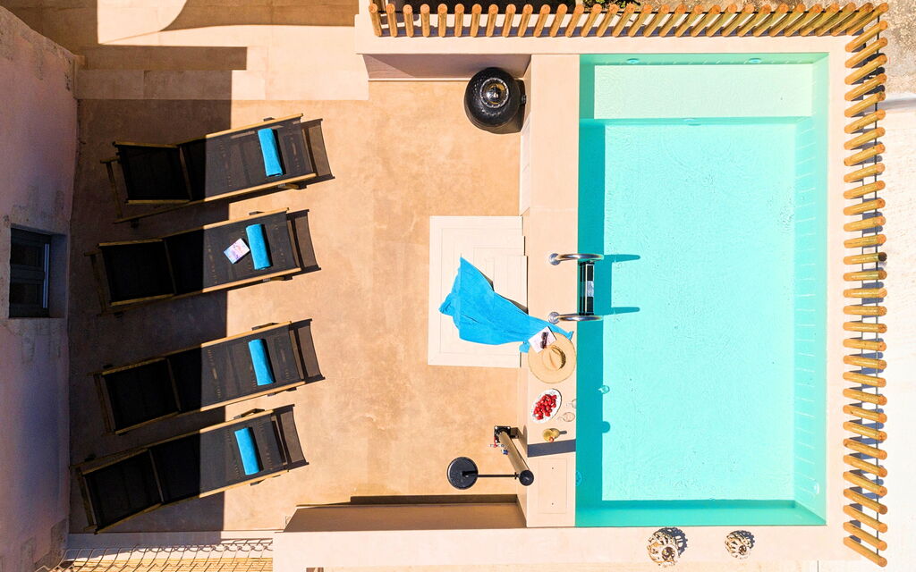 Villa Mirage: all'aperto, Esterni, Piscina