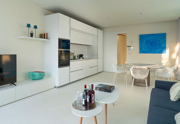 Villa Gadir: Esszimmer, Küche, Wohnzimmer