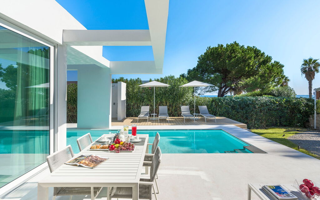Villa Gadir: Balcony / Terrace / Patio, Building Exterior, Food, Outdoor, Pool