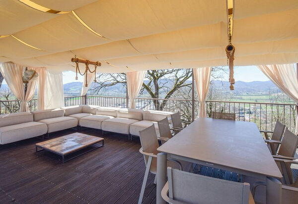 Villa Paradiso: Außen, Balkon / Terrasse / Patio, Draussen, Garten