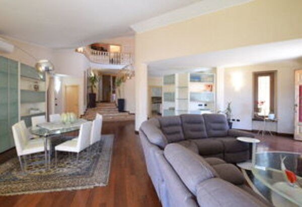 Villa Paradiso: Esszimmer, Wohnzimmer