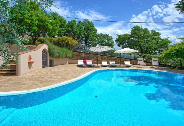 Villa Paradiso: Schwimmbad