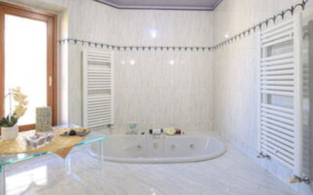 Villa Paradiso: Bagno