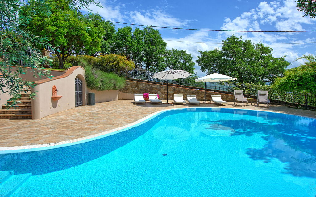 Villa Paradiso: Piscina