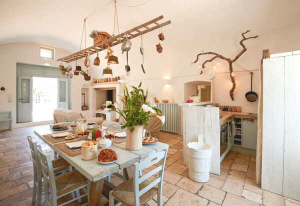 Masseria Lamacerase: Esszimmer, Wohnzimmer