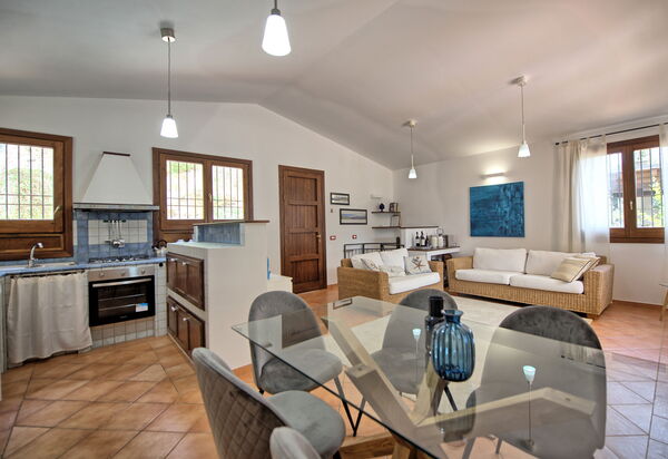 Villa Petra: Esszimmer, Küche, Wohnzimmer