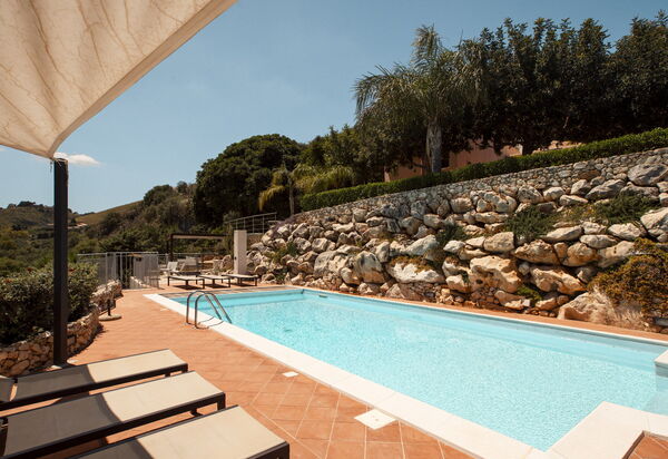 Villa Petra: Draussen