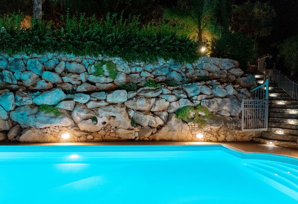 Villa Petra: Außen, Draussen, Schwimmbad