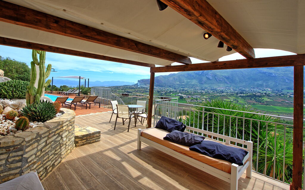 Villa Petra: Building Exterior, Outdoor, Scenic View