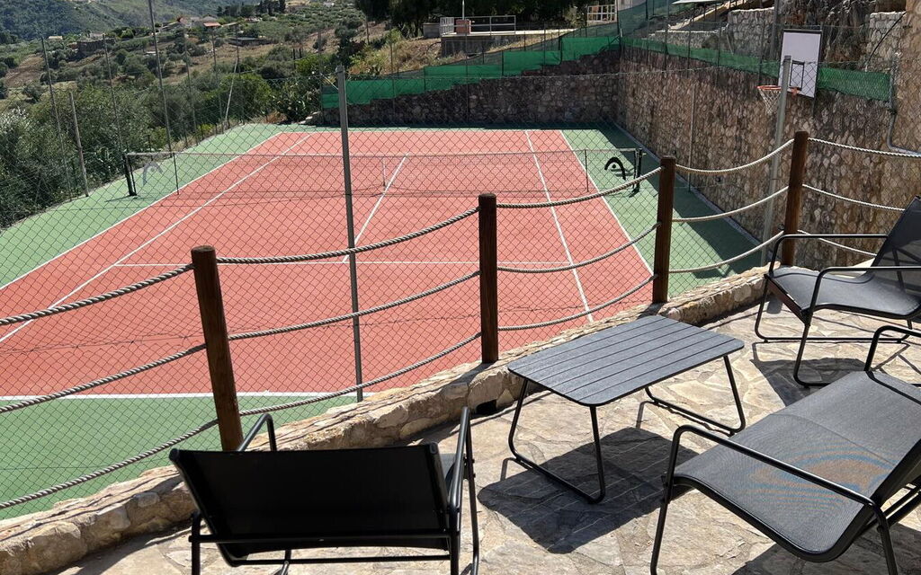 Villa Petra: Activities, Outdoor