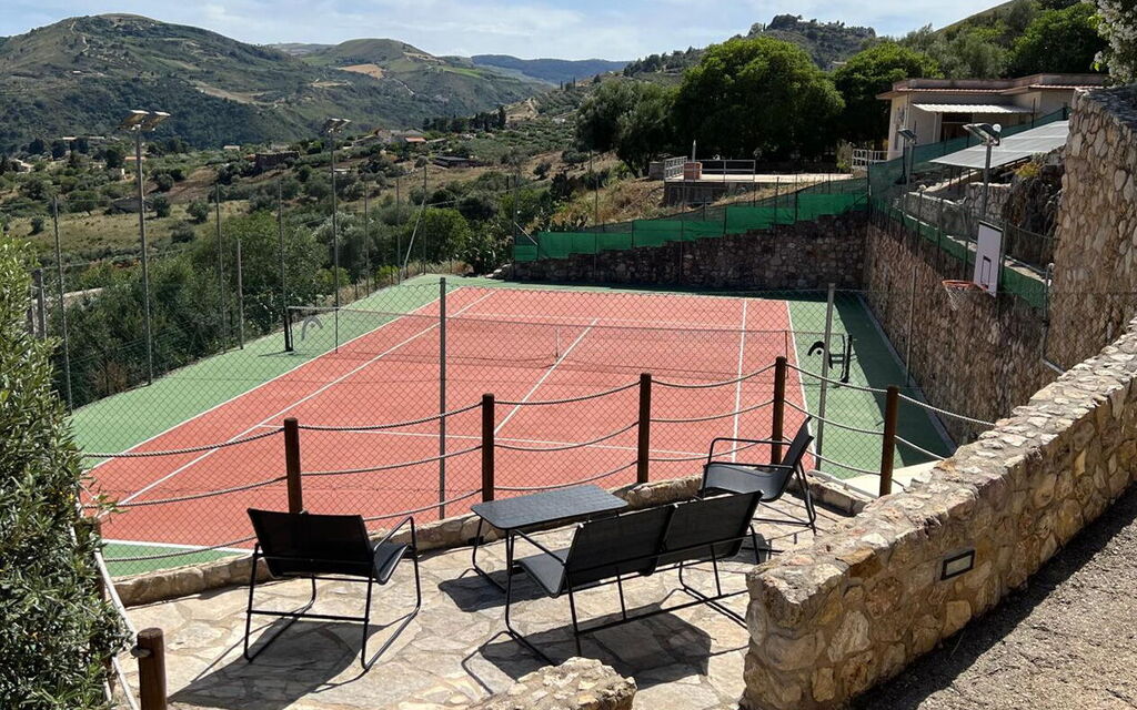 Villa Petra: Activities, Outdoor