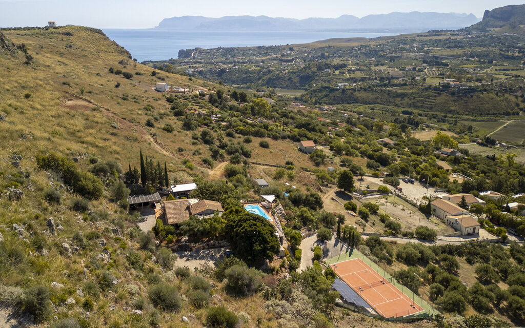 Villa Petra: Outdoor, Scenic View