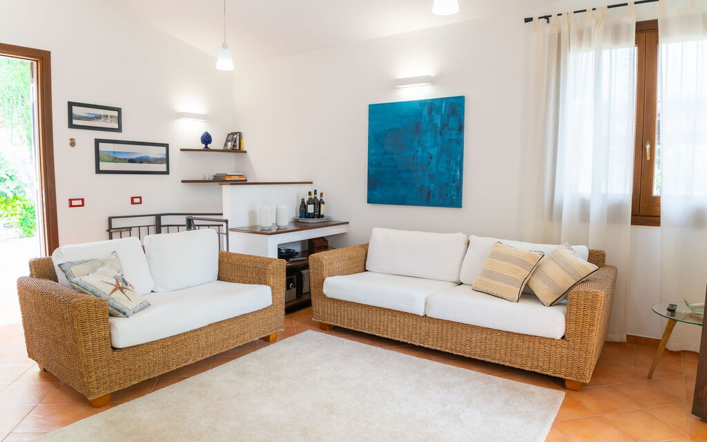 Villa Petra: Living Room