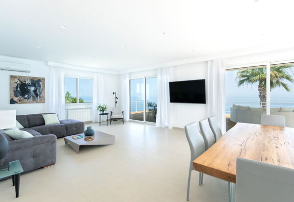 Villa Elysium: Esszimmer, Wohnzimmer