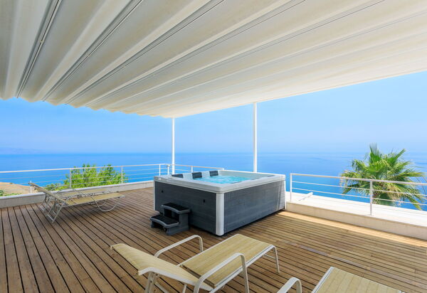 Villa Elysium: Ansichten, Außen, Draussen