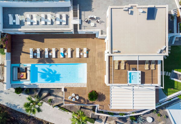 Villa Elysium: Außen, Draussen, Schwimmbad