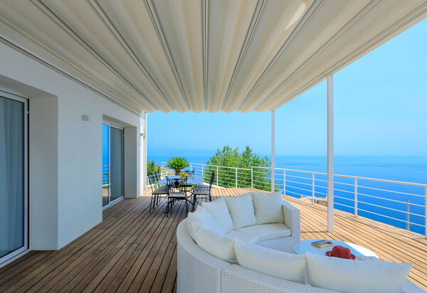 Villa Elysium: Ansichten, Außen, Draussen