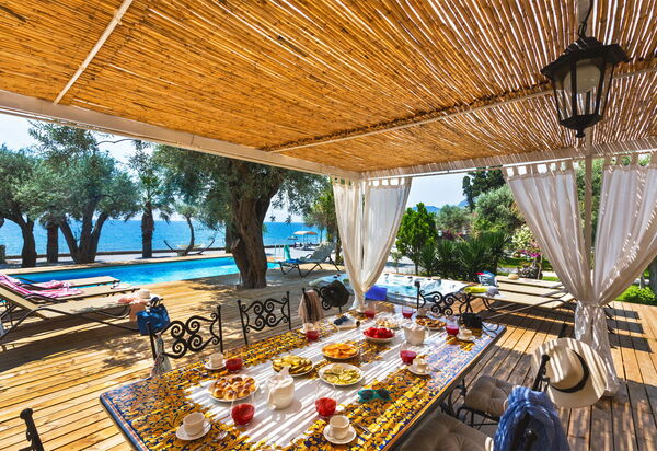 Villa Bellasia: Extérieur, Extérieurs