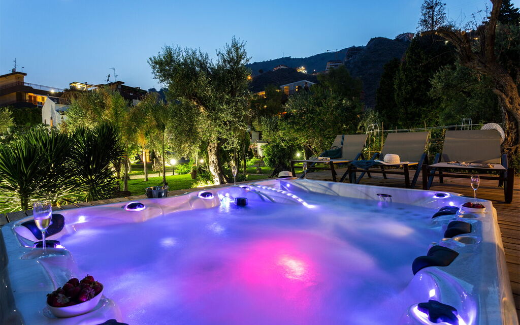 Villa Bellasia: Extérieur, Extérieurs, jacuzzi, Jardin