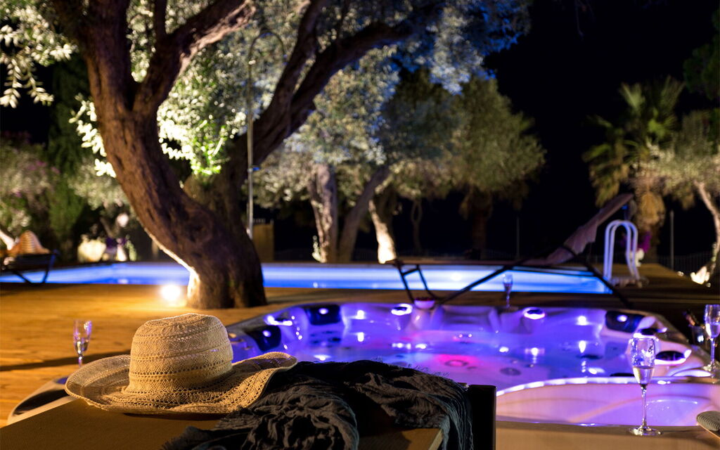 Villa Bellasia: Extérieur, Extérieurs, jacuzzi