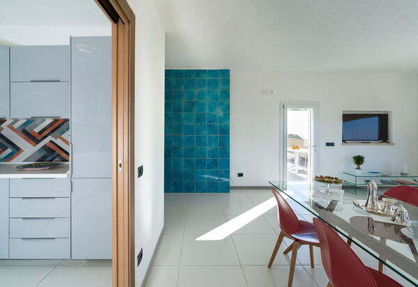 Villa Giglio Di Mare: Esszimmer, Küche, Wohnzimmer