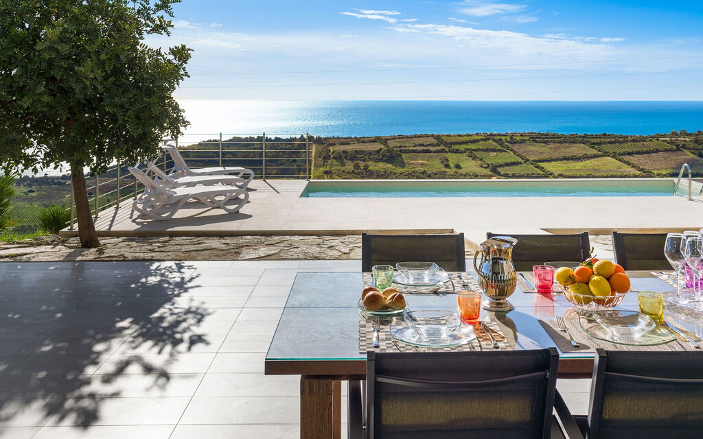 Villa Giglio Di Mare: Building Exterior, Outdoor, Pool, Scenic View