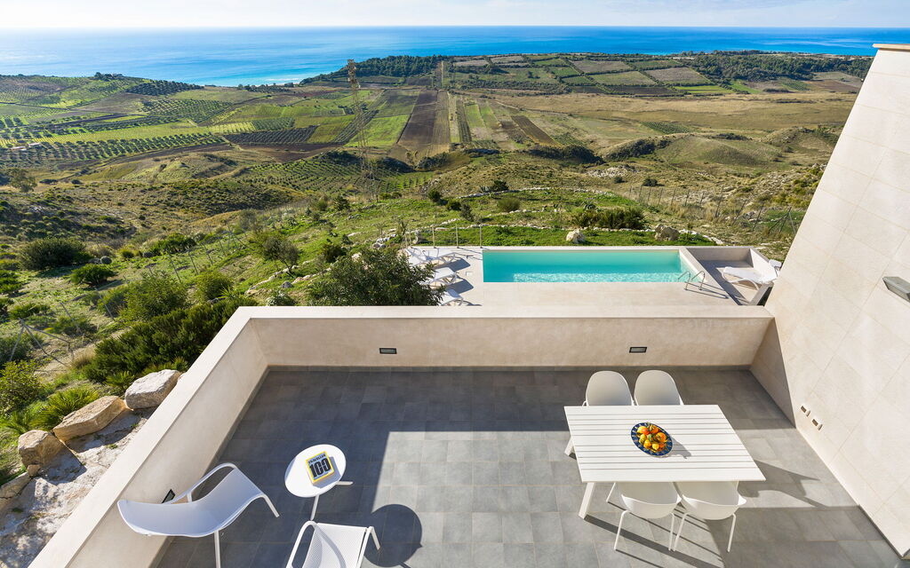 Villa Giglio Di Mare: Building Exterior, Outdoor, Pool, Scenic View