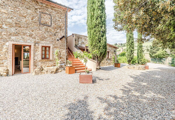 Chateau La Siroque: Udendørs, Udvendige